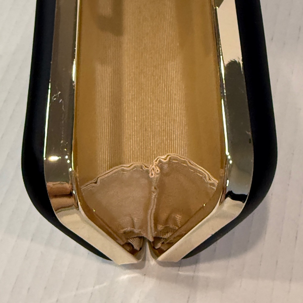 🆕 Giorgio Armani Parfums Black & Gold Clutch Case – Elegant Display Piece 🆕 - Picture 2 of 16